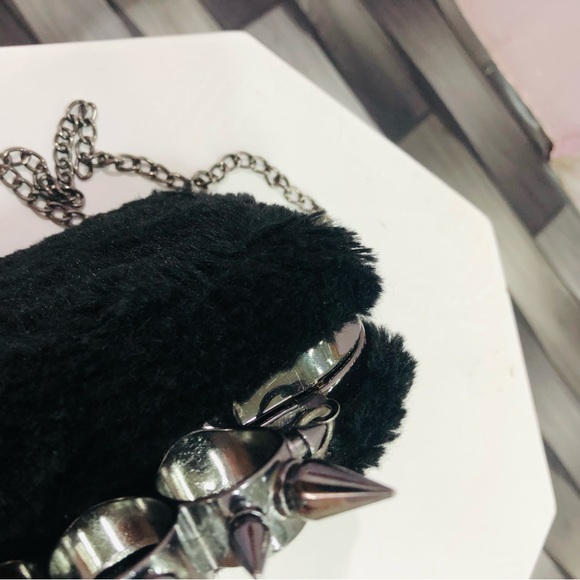 Black fur clutch / sling - Picture 8 of 14